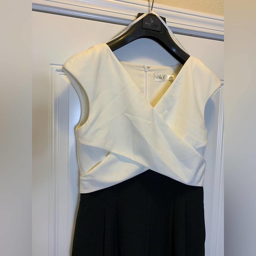 Eliza J Elegant wide leg jumpsuit, size 10 - Picture 9 of 10